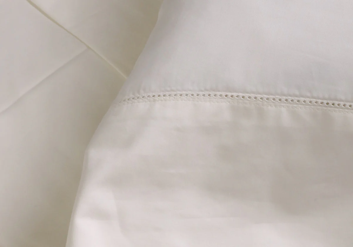 CLASSICO HEMSTITCH COTTON SATEEN SHEET SET | Ivory - Image 2