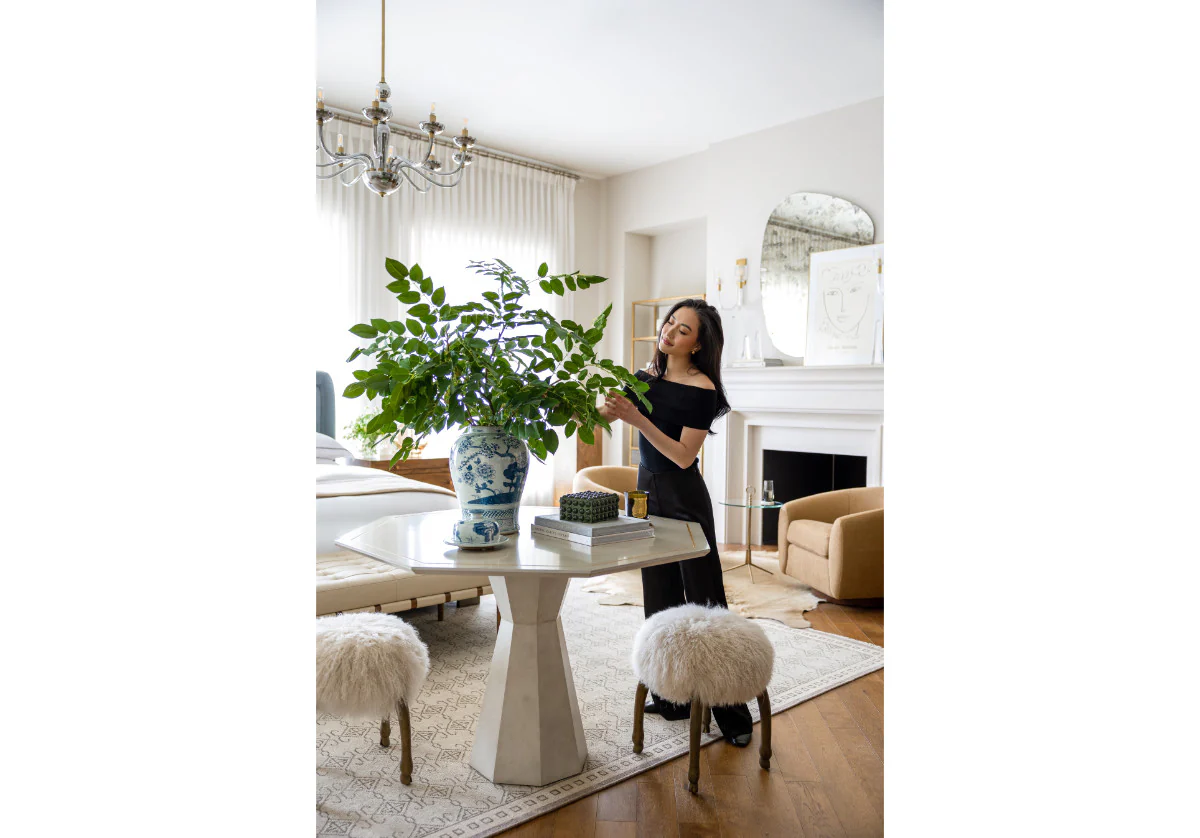 CONSTANCE CENTERHALL TABLE - Image 10