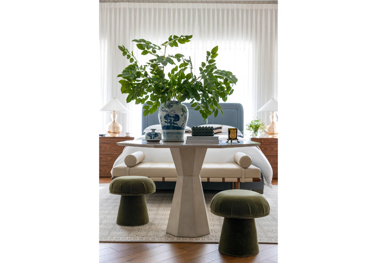 CONSTANCE CENTERHALL TABLE - Image 11