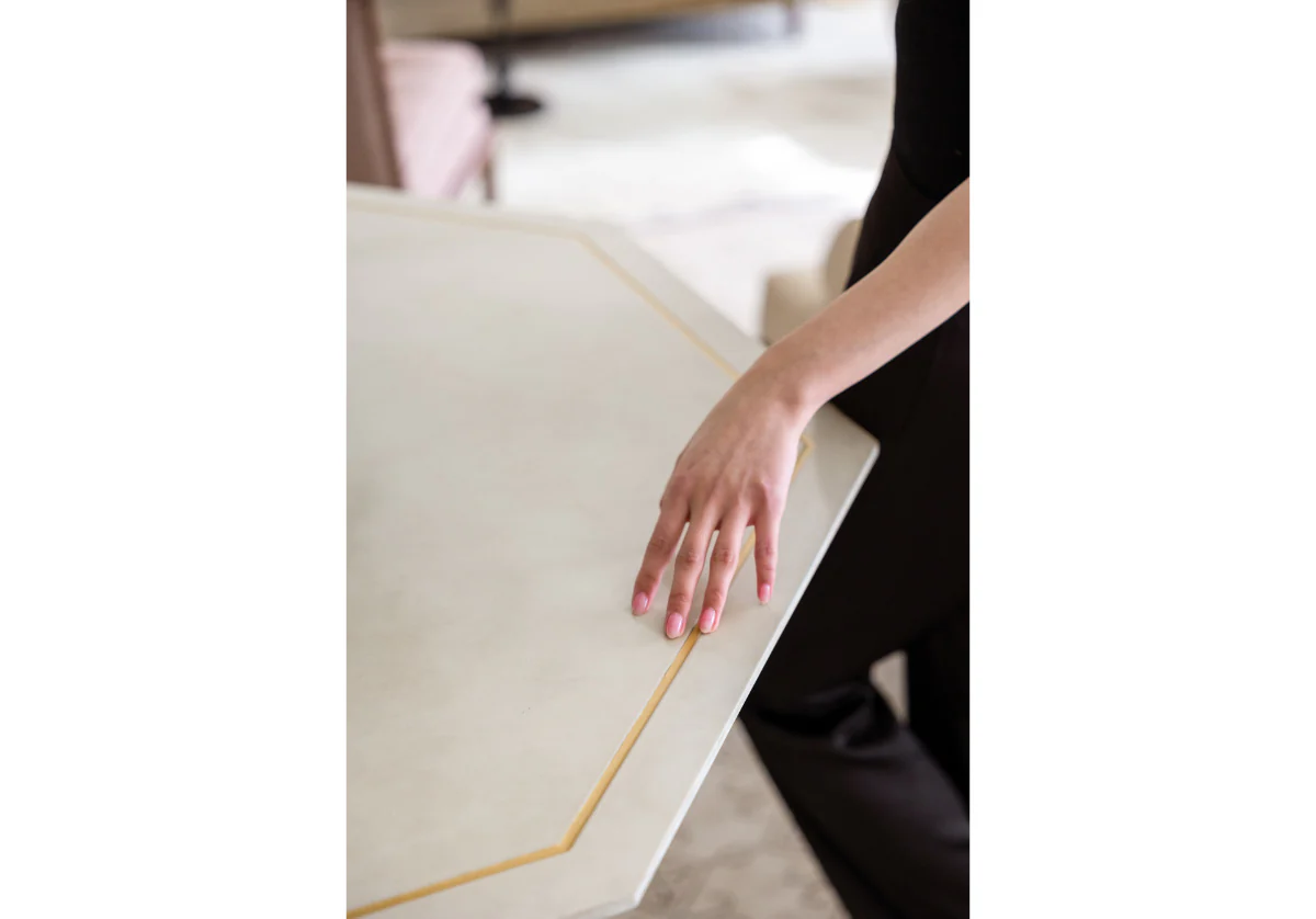 CONSTANCE CENTERHALL TABLE - Image 8