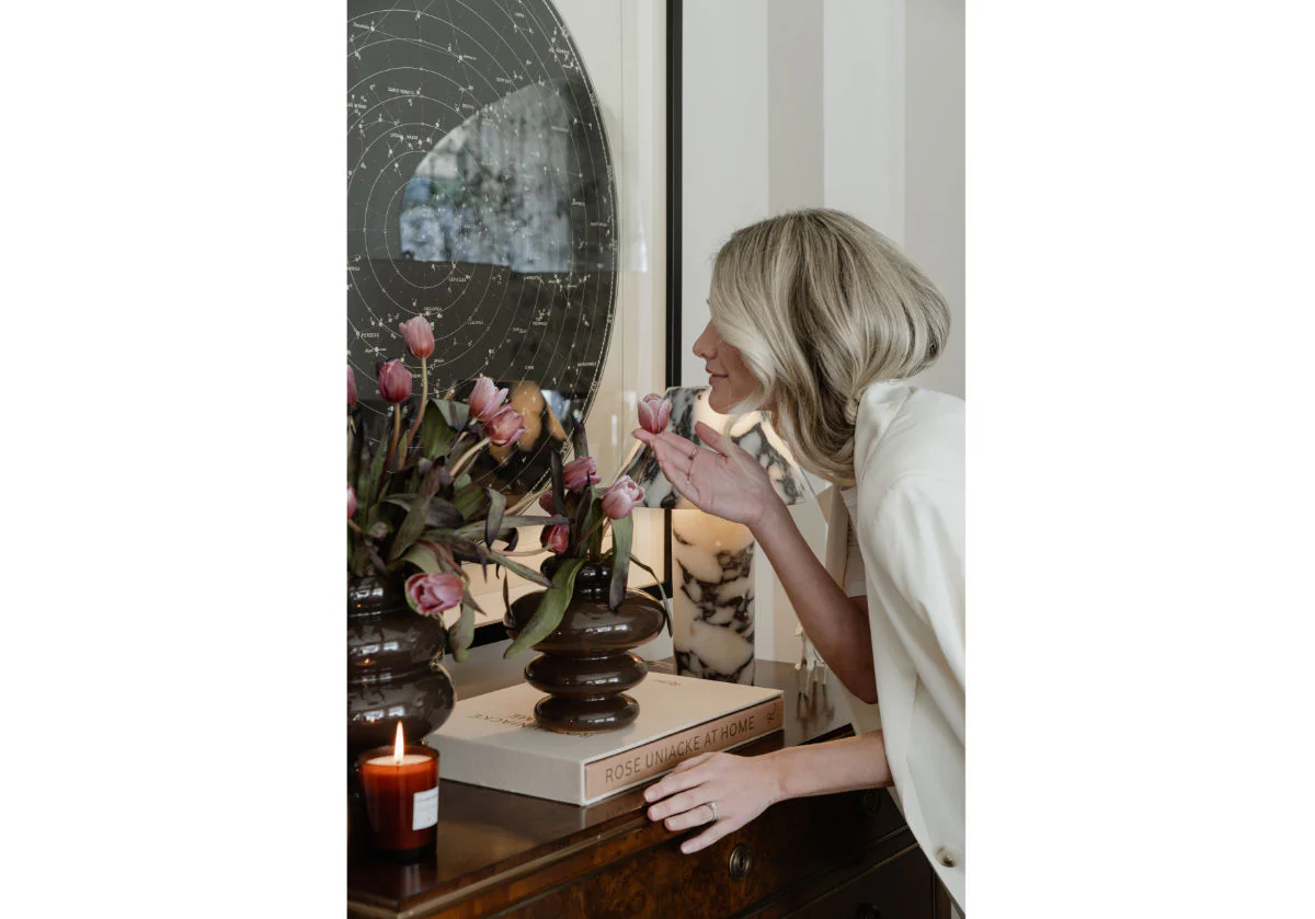 GLASS CHANNEL VASE | Cocoa - Image 11