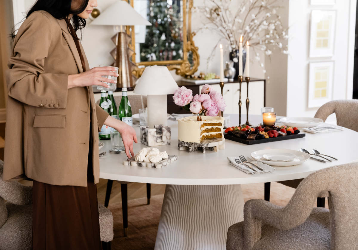 LUCCA DINING TABLE - Image 7