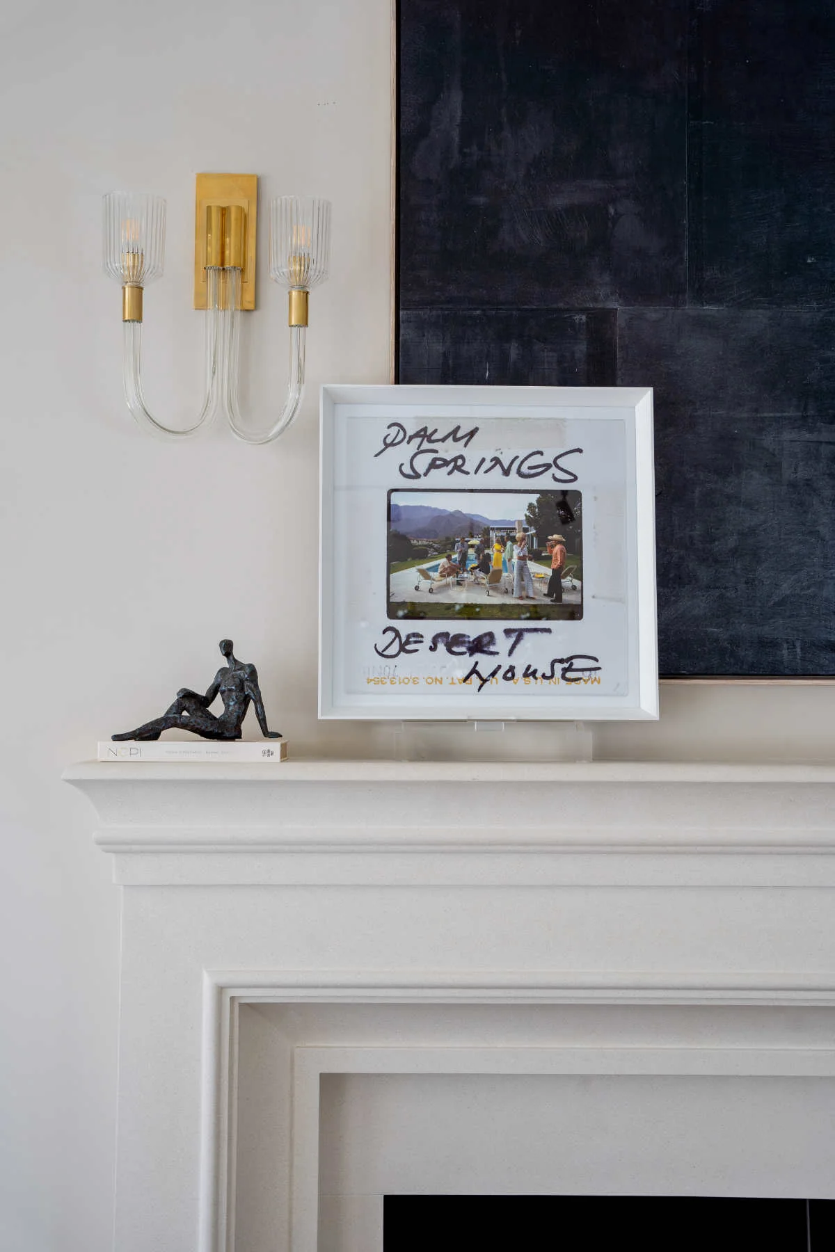 LUCITE GALERIE ART STAND - Image 8