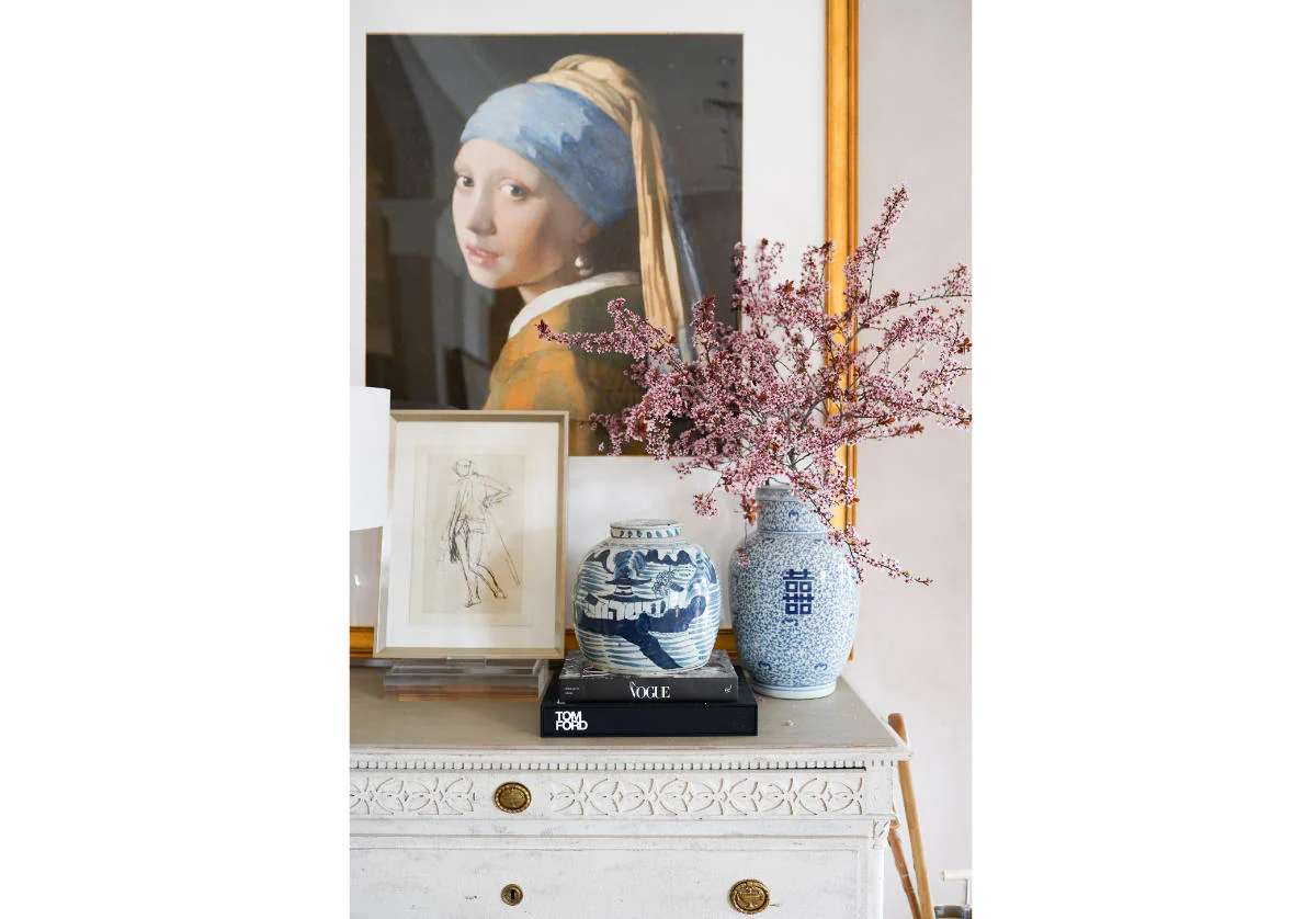 LUCITE GALERIE ART STAND - Image 9
