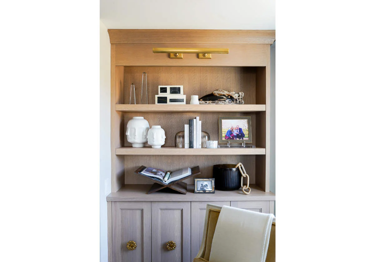 LUCITE GALERIE EASEL - Image 6