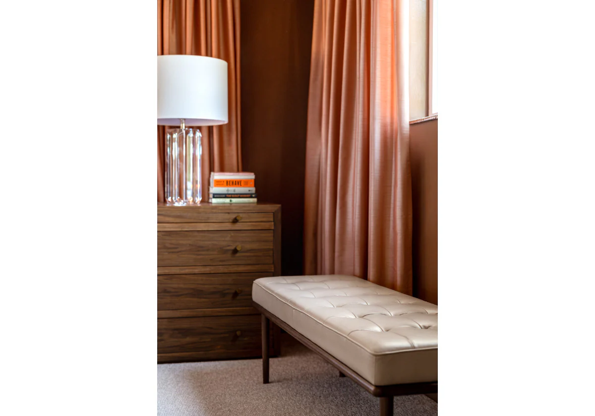 NICHOLAS BENCH - Image 2