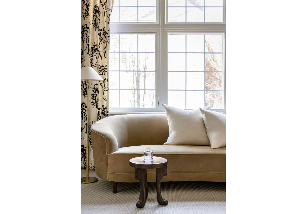 OSCAR PETITE TABLE - Image 2