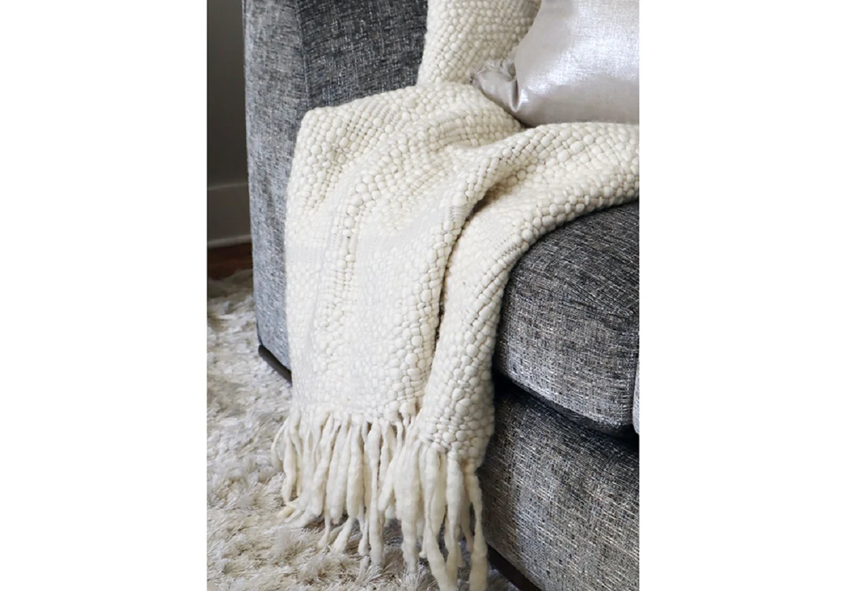 RALPH WINDOWPANE THROW - Image 2